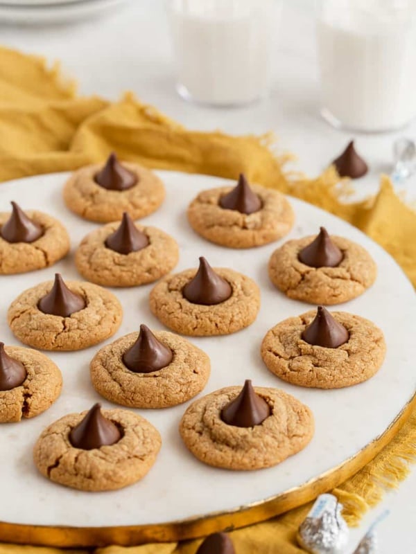 peanut-butter-blossom-cookies