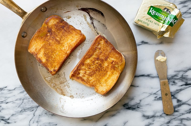 Strawberry toast with cheesecake spread Strawberry Toast with cheesecake spread