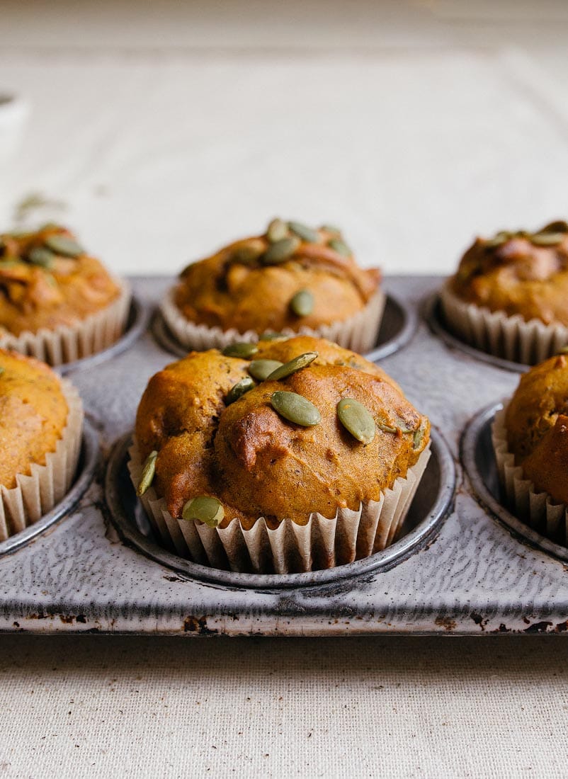 Small Batch Vegan Pumpkin Muffins for two. Recipe makes just 6 pumpkin muffins. Small pumpkin desserts.